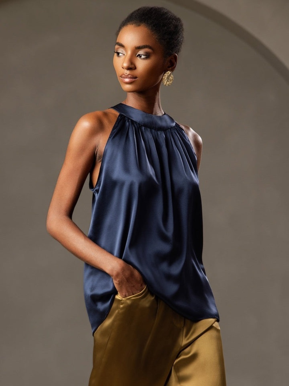 SilkSilky 19Momme 95% Mulberry Silk + 5% Spandex Sleeveless Halter Neck Top